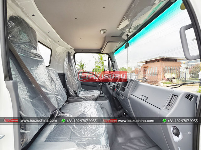 ISUZU 700P Chassis
