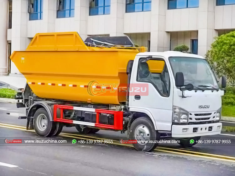 Compressed No-Leakage Garbage Truck - Front Right Side