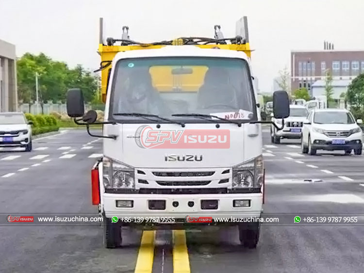 No Leakage Garbage Truck - Front Side