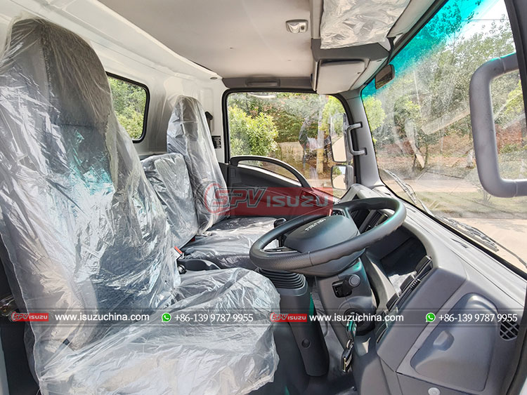 Cabin of ISUZU 700P RHD - Right Side