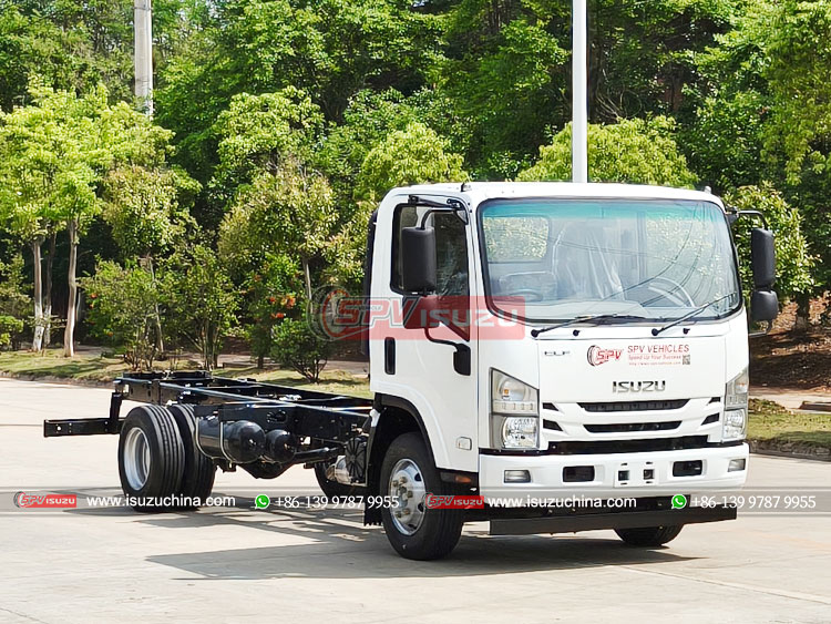 ISUZU N-series 700P - Front Right Side