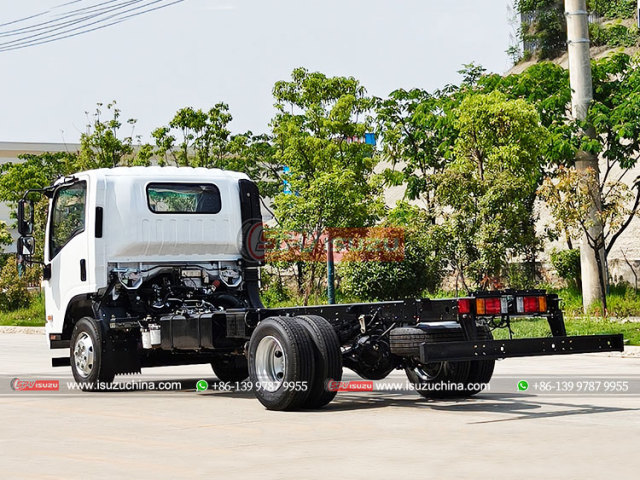 ISUZU 700P RHD