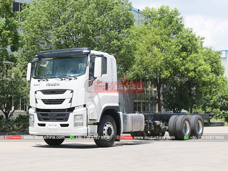 ISUZU 6X4 Heavy-Duty Chassis - Front Left Side