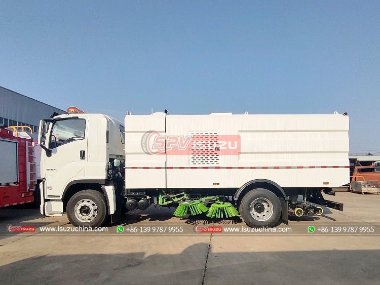 ISUZU 4X2 GIGA Road Sweeper Lorry - Left Side
