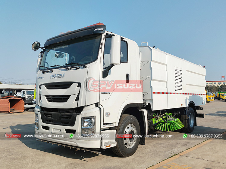 ISUZU GIGA Street Vacuum Truck - Front Left Side