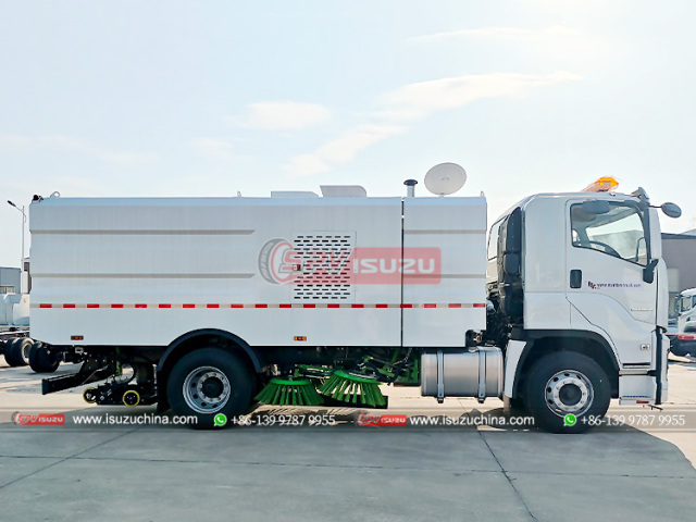 Sreet Sweeper ISUZU GIGA