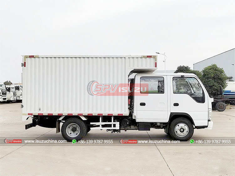 ISUZU Cube Truck With  Sleeper - Right Side
