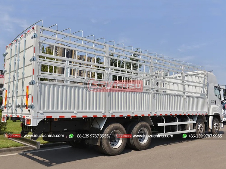 ISUZU Heavy-Duty Stake Truck - Rear Right Side