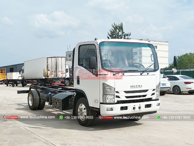 ISUZU 4X2 Chassis - Front Right Side