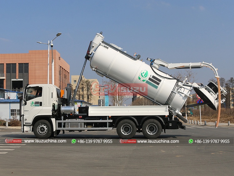 Sewage Truck with Jetter ISUZU - Tank Lifting