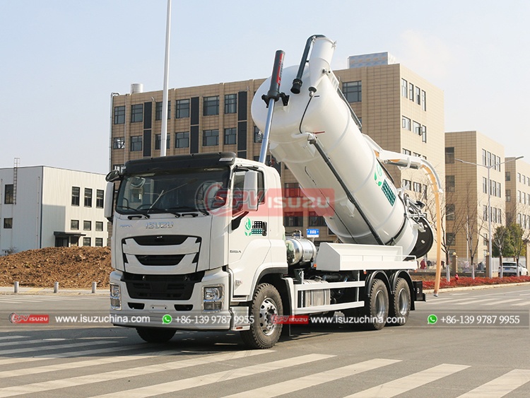 Sewage Vacuum Jetting Truck ISUZU - Tank Lifting