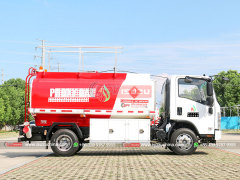 Refueling Truck ISUZU 700P