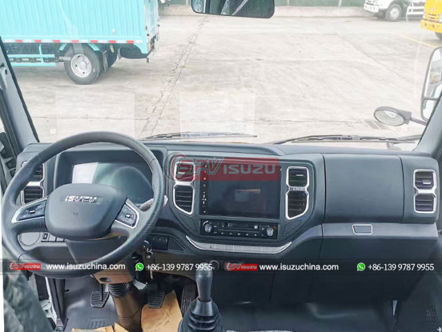 Double Rows Reefer Truck ISUZU