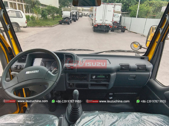 Cargo Carrying Truck ISUZU