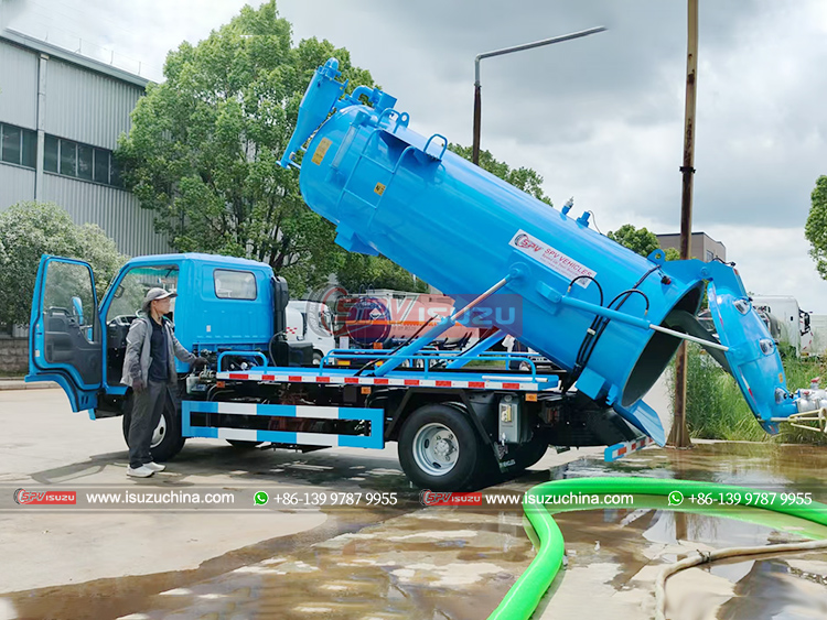 ISUZU 100P Sewer Cleaning Truck -Tank Lifting