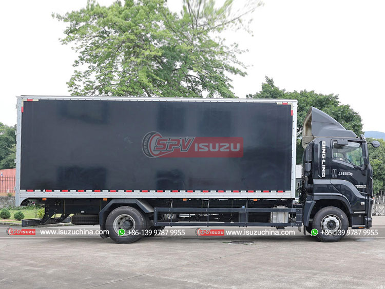 ISUZU Insulated Box Truck - Right Side