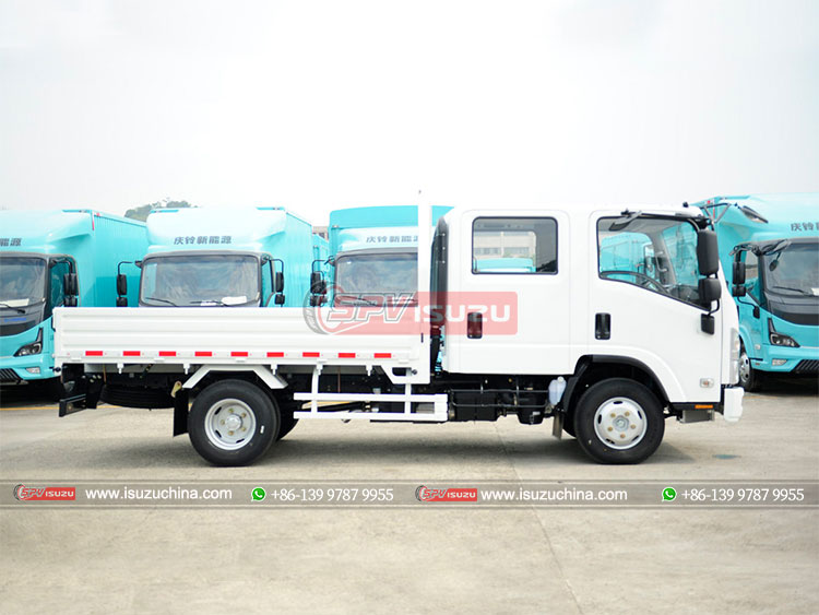 ISUZU Goods Transfer Vehicle - Right Side
