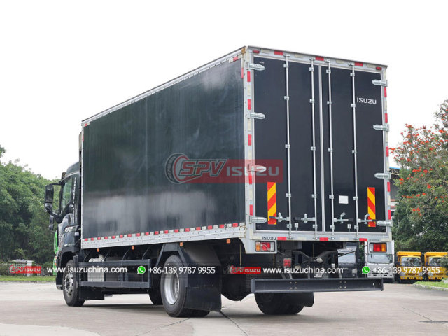 Van Truck ISUZU GIGA