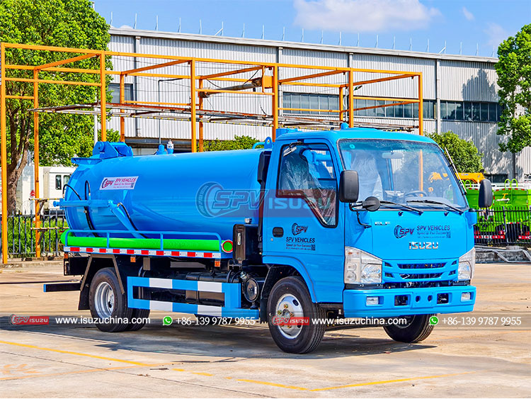 ISUZU 4000L Waste Water Suction Truck - Front Right Side
