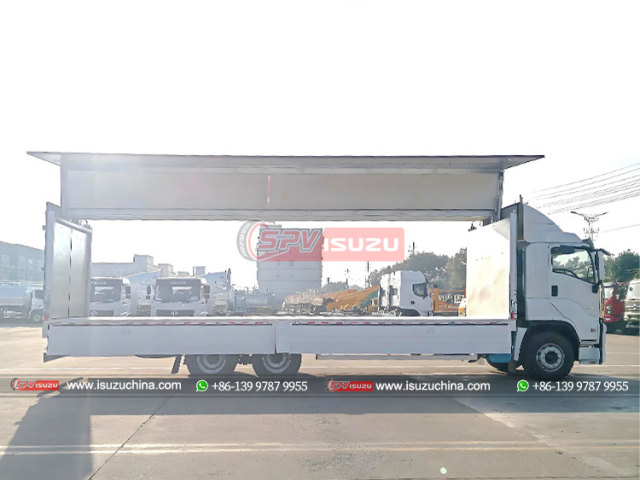Wingbody Truck ISUZU 6X4