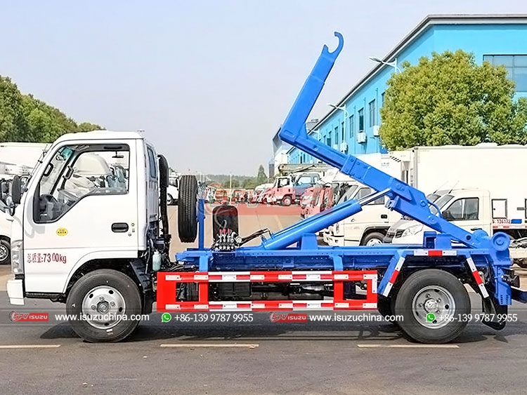 ISUZU 4Tons Hook Arm Garbage Wagon - Left Side