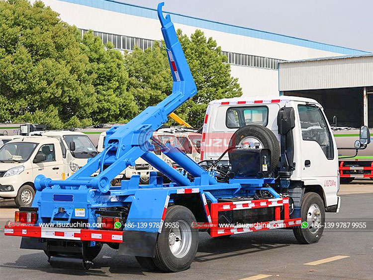 ISUZU Arm Hook Garbage Collection Truck - Rear Right Side