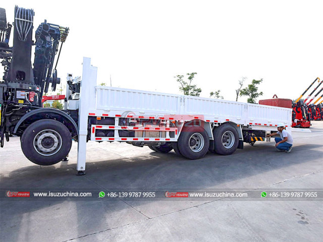 Fold Arm Crane Truck ISUZU