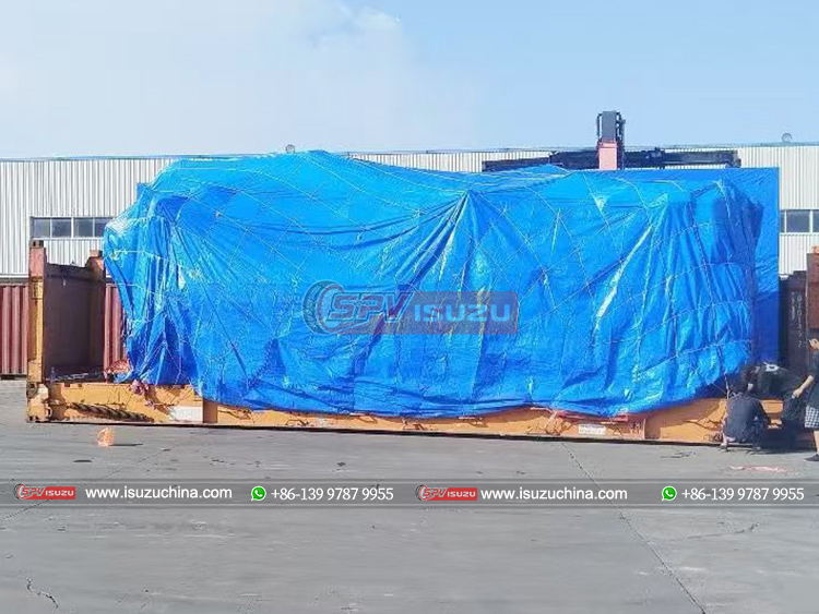 ISUZU Combined Waste Water Disposal and Jet Truck Covered by Raincoat