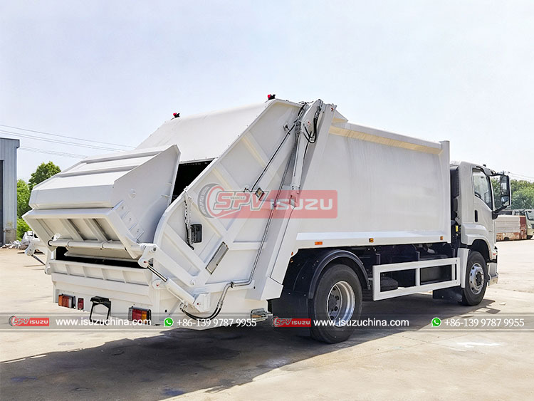 ISUZU GIGA 4X2 Junk Compressed Wagon - Rear Right Side