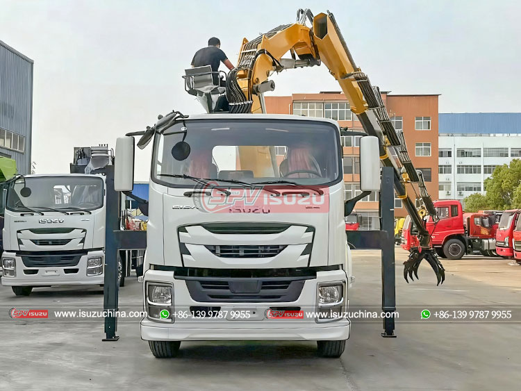 ISUZU 2 Axles GIGA Crane Grapple Truck - Front Side