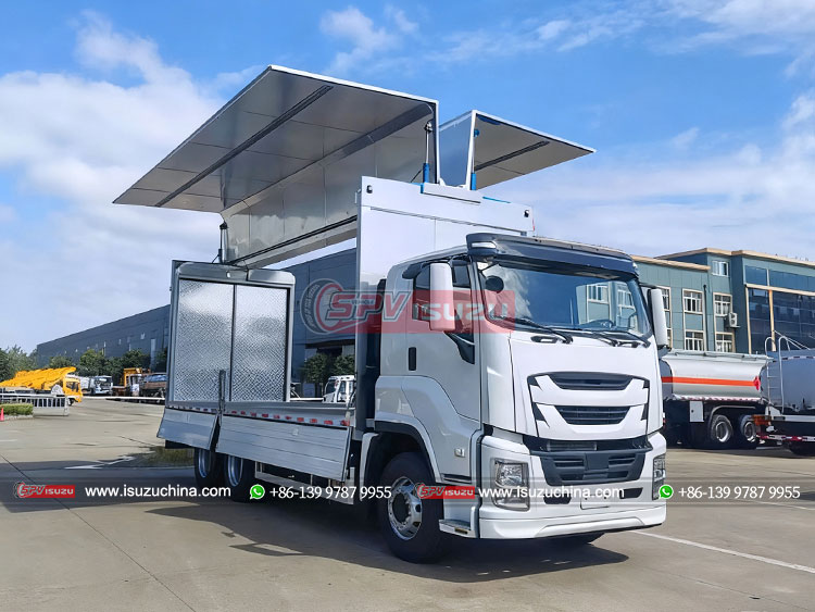 ISUZU Heavy-duty Wing Body Truck - Front Right Side