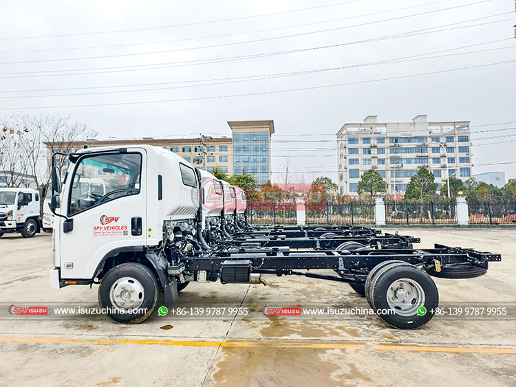 ISUZU KV100 Light-duty Chassis - Left Side