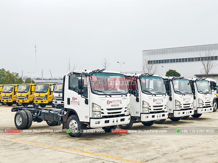 ISUZU KV100 Truck Chassis - Front Right Side