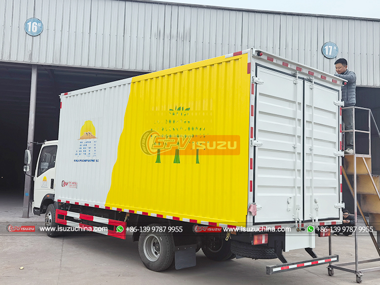 Howo Light Duty Wing Van Truck
