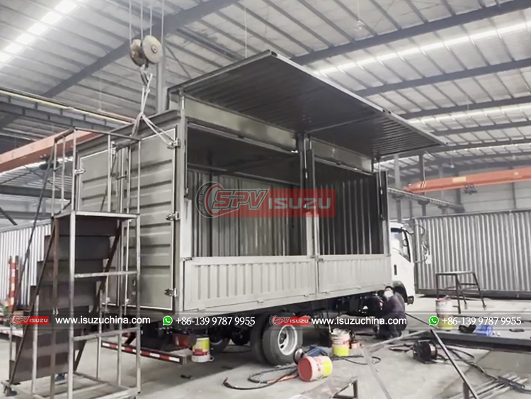 Howo Light-duty Wing Van Truck in Production