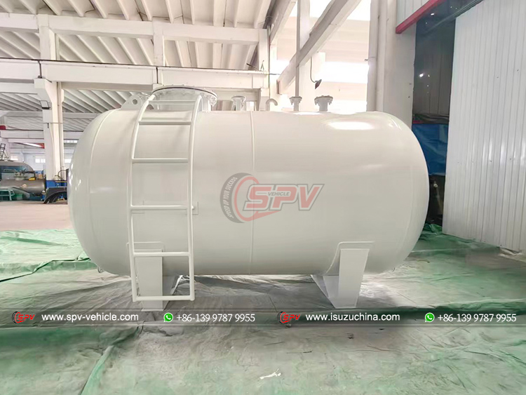 6,000 Liters Fuel Tank With Ladder