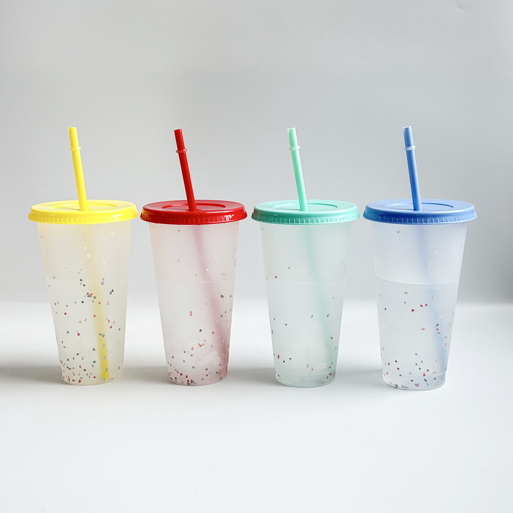 Conjunto de 5 Taza que cambia de color con tapa y pajita 700ml