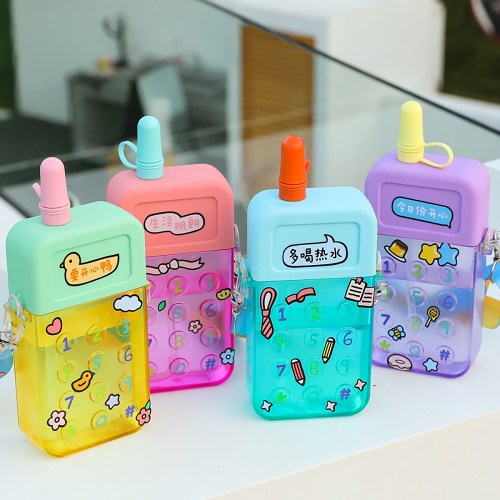 300 ml Vaso de agua de plástico con pajita de dibujos animados portátil
