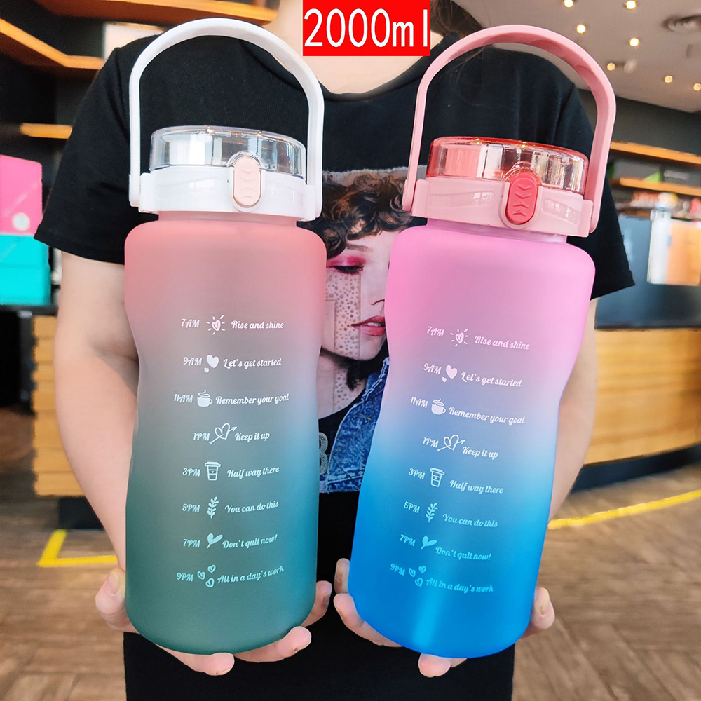 Vaso de agua con pajita de 2000 ml, adecuado para fitness al aire libre.