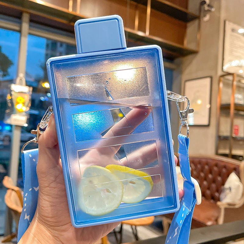 Seguro para llevar a cualquier lugar: botella de agua portátil de 450 ml con tapa roscada y junta de sellado, que se puede girar de manera fácil y segura para evitar fugas. Hermosa forma, que le da una buena sensación de uso, puede disfrutar muy bien del