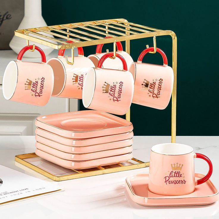 Juego de taza y platillo de cerámica