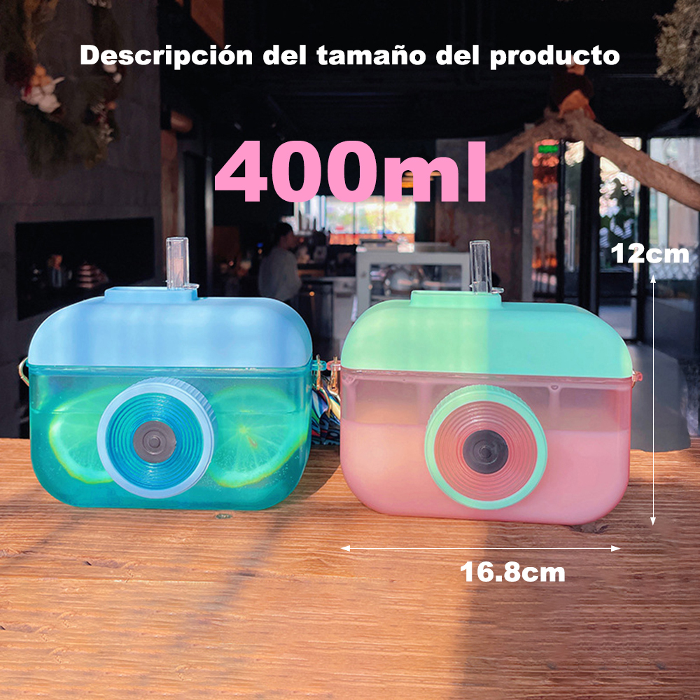 Botella de 400ml en forma de cámara adorable, con correa ajustable y sistema estanco. Ideal para estudiantes, viajeros y deportistas al aire libre.