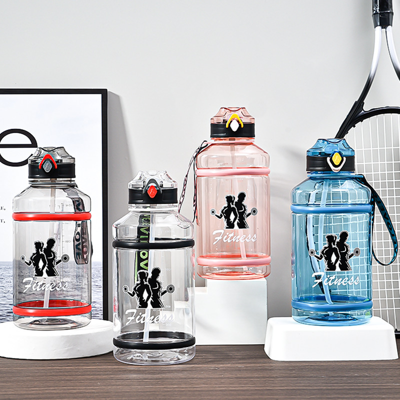 2000 ml Botella de agua deportiva, gran capacidad con pajita