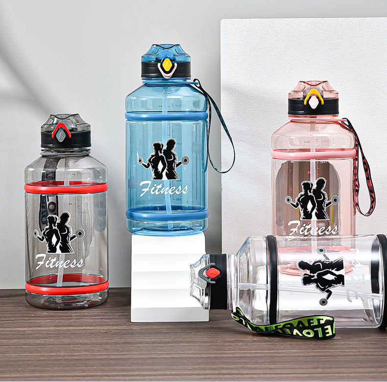 2000 ml Botella de agua deportiva, gran capacidad con pajita