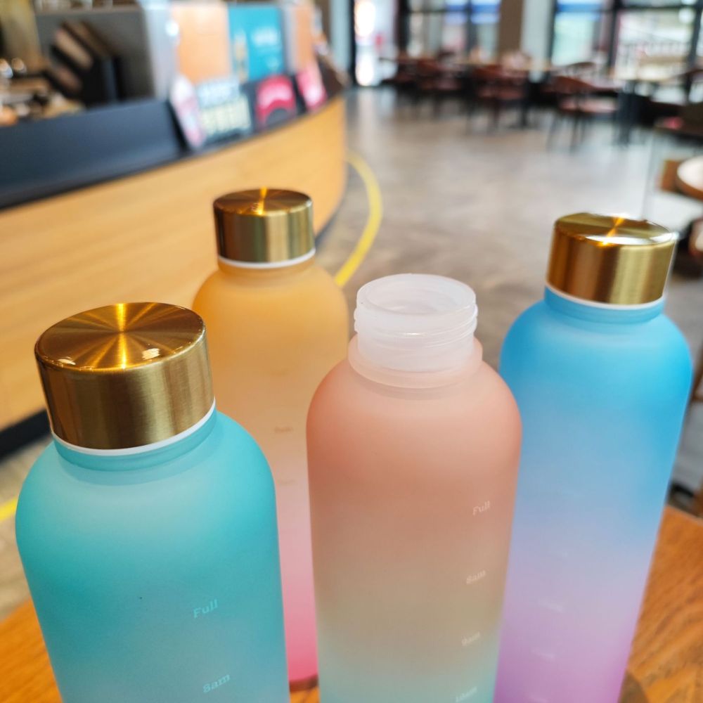 1000 ml Botella de agua deportiva con color degradado