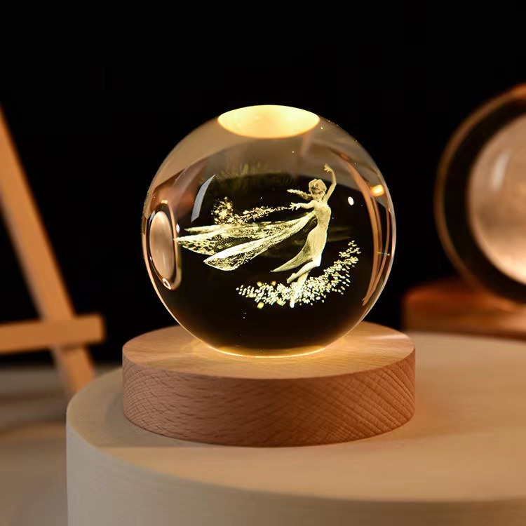 Bola de cristal de luz nocturna, base de madera alimentada por USB, adecuada para decoración festiva, vitrinas, escritorios de estudio