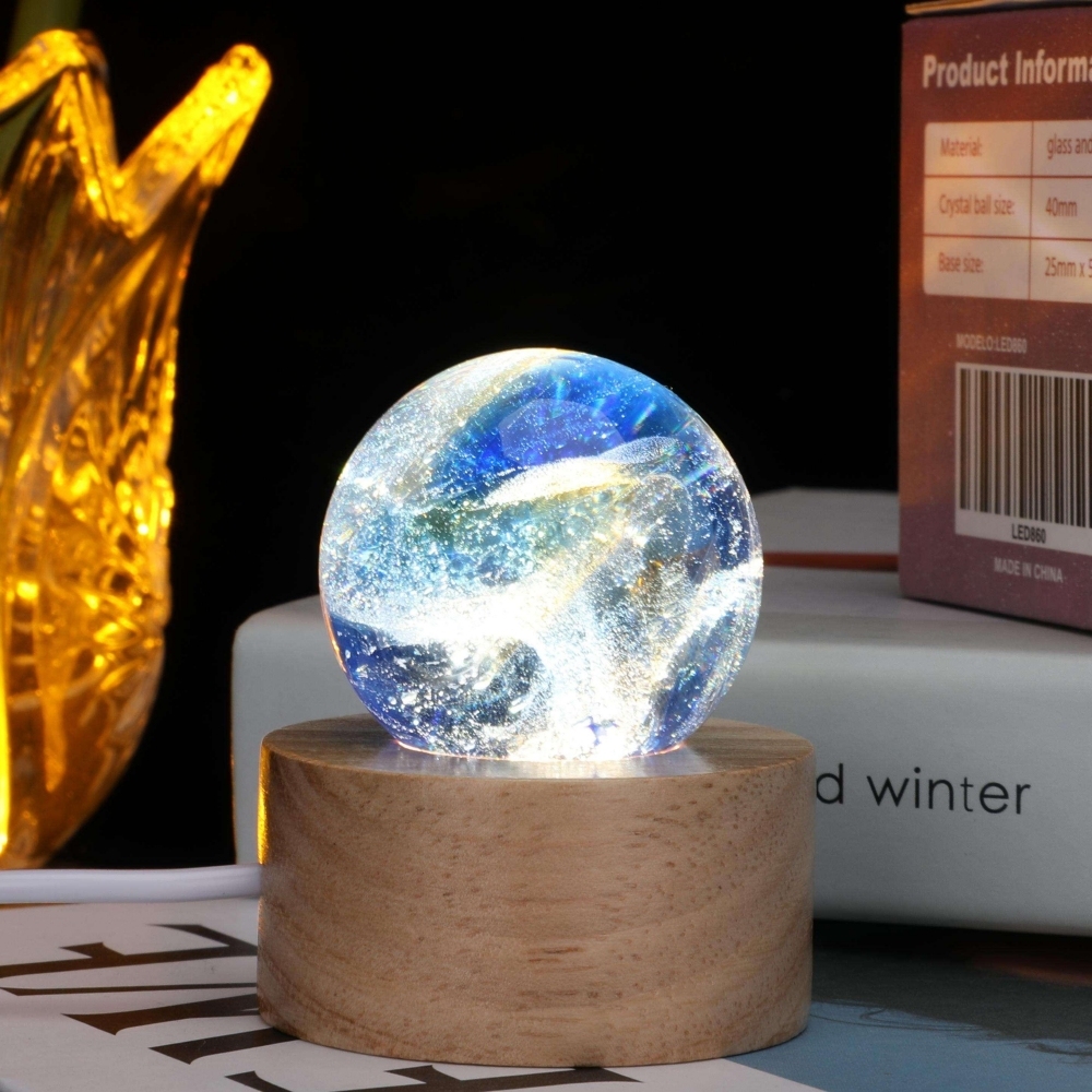 Bola de cristal de base de madera luminosa decoración creativa de la lámpara de noche LED