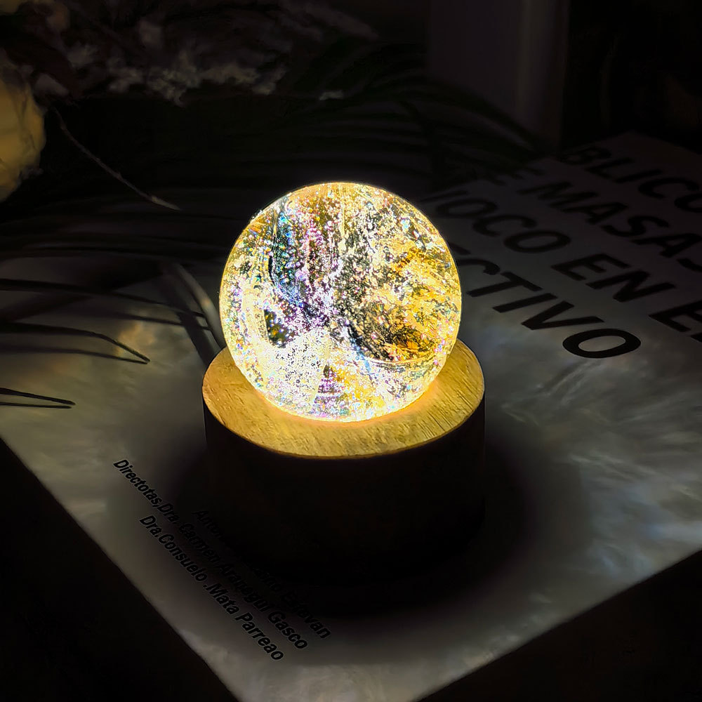 Bola de cristal de base de madera luminosa decoración creativa de la lámpara de noche LED