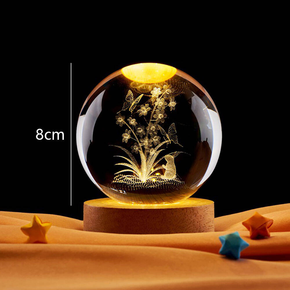 Adorno de bola de cristal de regalo pequeño y creativo con luz suave de 8 cm