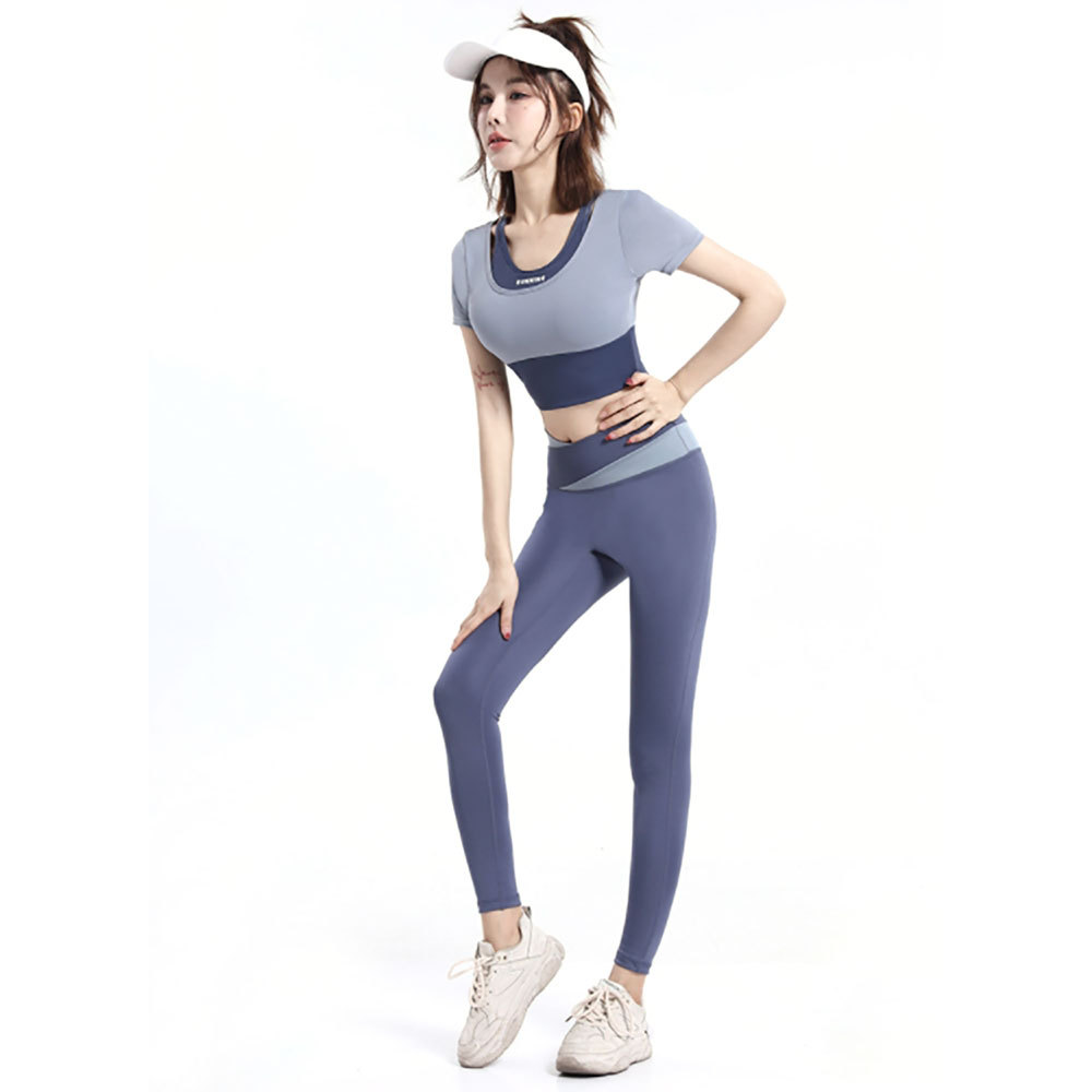 Traje de yoga de manga corta